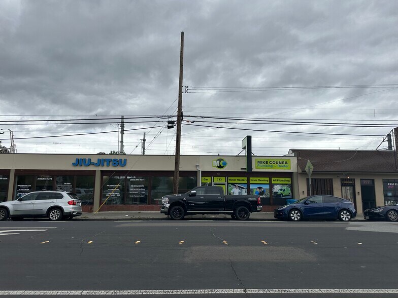 More Photos Of 701-713 Arguello St, Redwood City Storefront For Lease