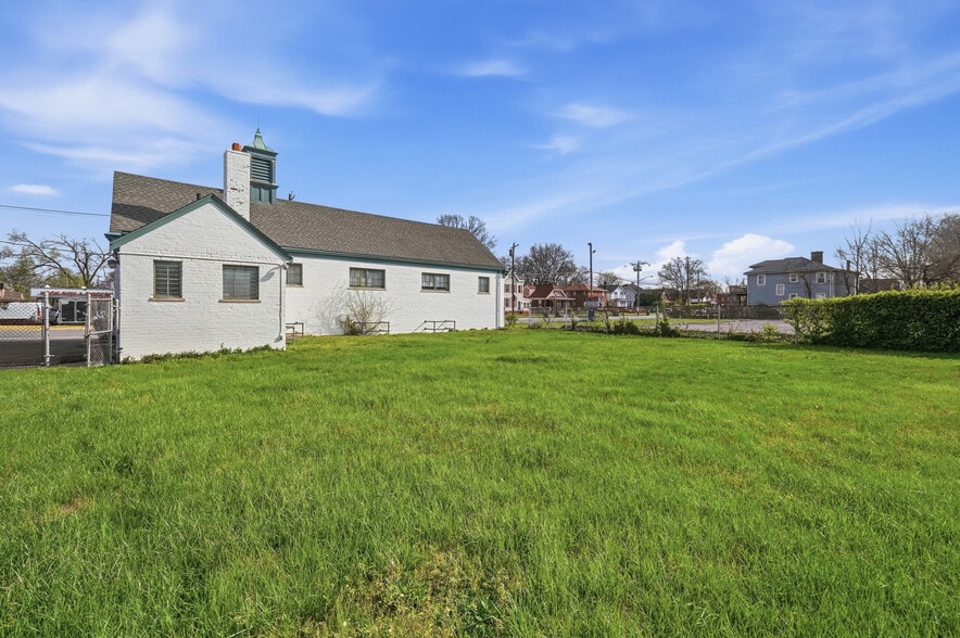 More Photos Of 1703 Dale Rd, Cincinnati Public Library For Sale
