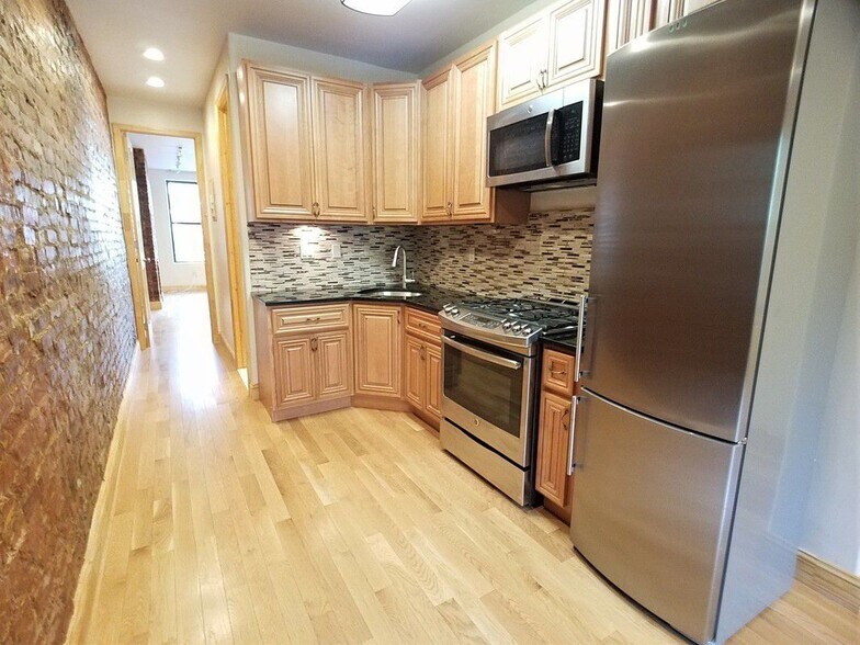 More Photos Of 550 Bainbridge St, Brooklyn Apartments For Sale