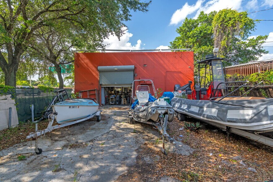 More Photos Of 651 NW 106th St, Miami Warehouse For Sale