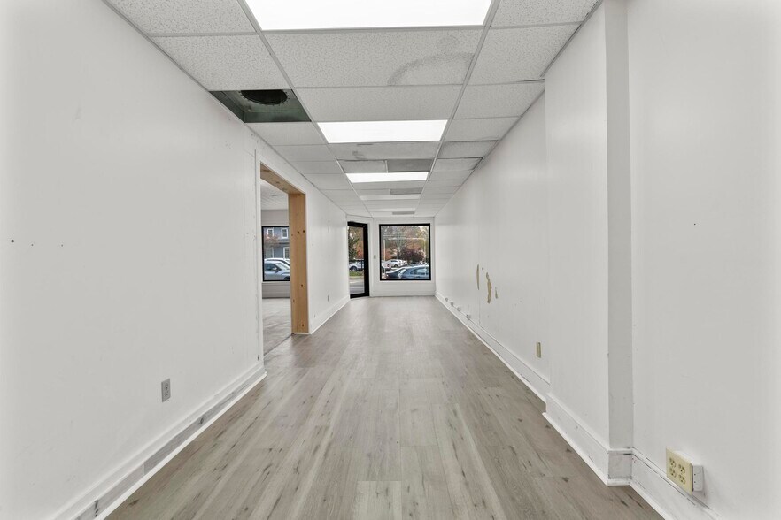 More Photos Of 2980 Whitney Ave, Hamden Storefront Retail Office For Lease