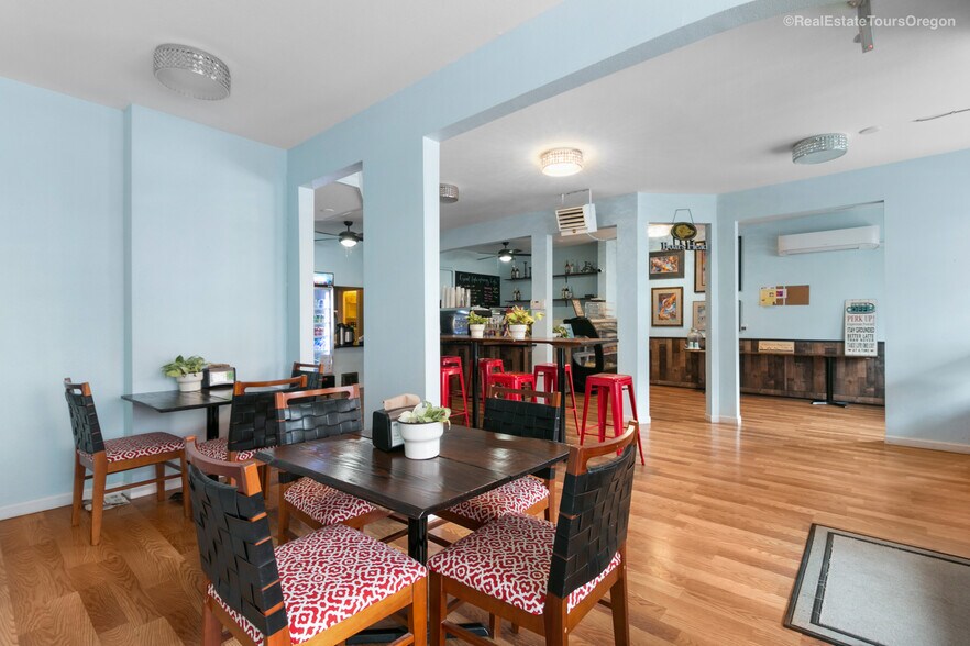 More Photos Of 1933-1937 Pacific Ave, Forest Grove General Retail For Sale