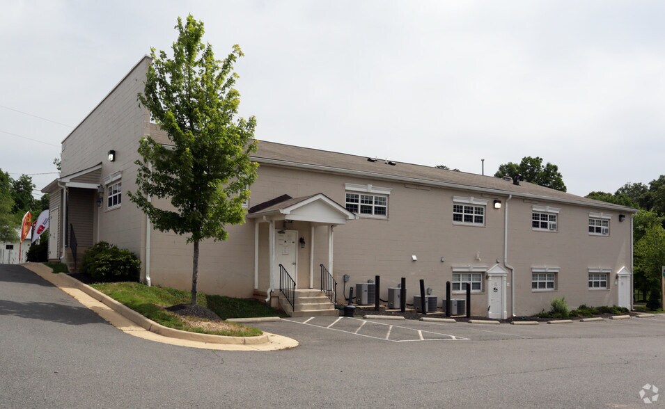 More Photos Of 8314 Browns Ln, Manassas Flex For Lease