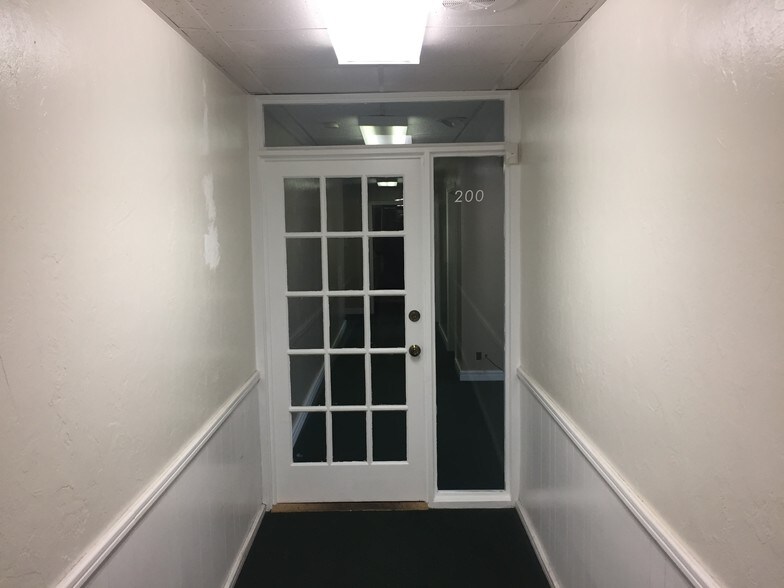 More Photos Of 4540 NW 10th St, Oklahoma City Office For Lease