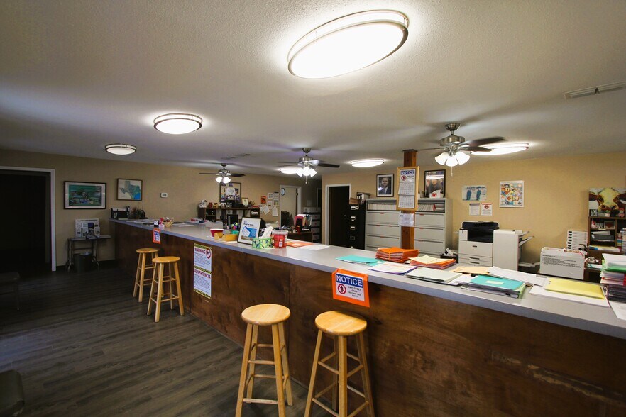 More Photos Of 603 E Empresario St, Refugio Office For Sale