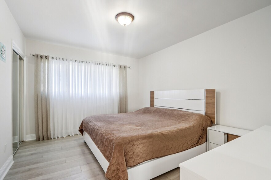 More Photos Of 16428 Halsted St, North Hills Multifamily For Sale