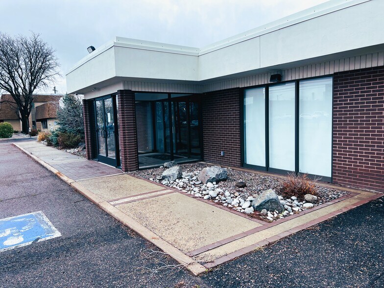 More Photos Of 5700 E Evans Ave, Denver Showroom For Lease