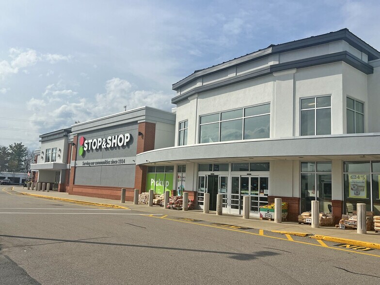 More Photos Of 10 Technology Dr, Hudson Unknown For Lease