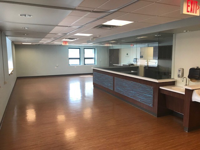 More Photos Of 410 Hansen Ave, Lyndora Medical For Sale