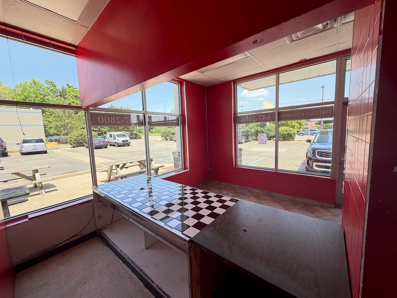 More Photos Of 4643 Alpine Ave NW, Comstock Park Unknown For Lease
