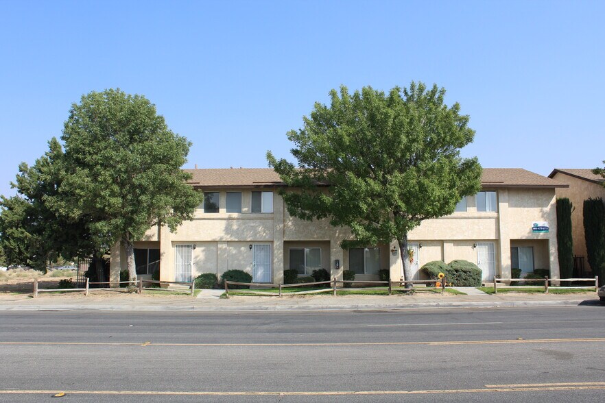 More Photos Of 12745 Navajo Rd, Apple Valley Apartments For Sale