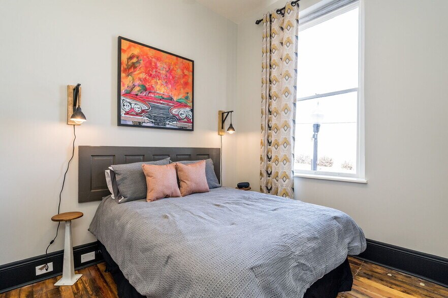 More Photos Of 201 Chatham St, Sanford Office Residential For Sale