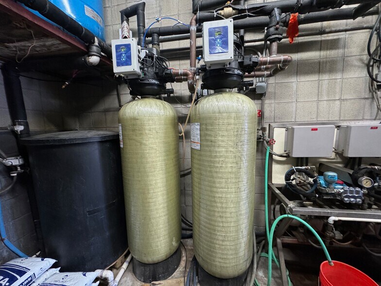 More Photos Of 7167 Houghton Lake Dr, Houghton Lake Carwash For Sale