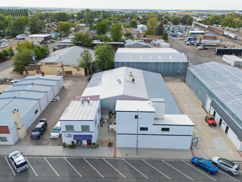 More Photos Of 319 Main St N, Kimberly Warehouse For Sale