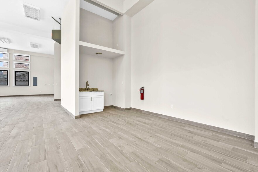 More Photos Of 405-407 Gates Ave, Brooklyn Loft Creative Space For Sale