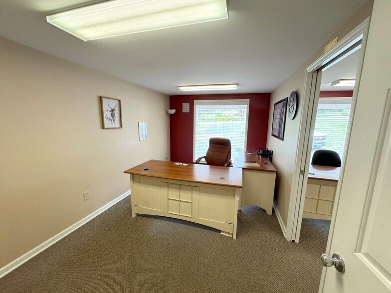 More Photos Of 1748 S Main St, Rocky Mount Office For Sale