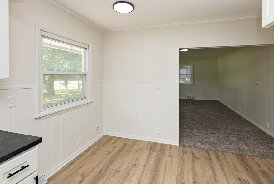 More Photos Of 1100 2nd St NE, Bondurant Industrial For Sale