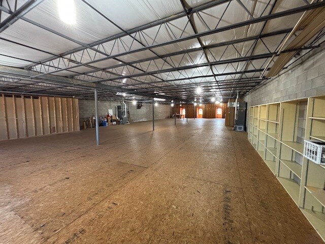 More Photos Of 2225 W Franklin St, Evansville Storefront For Sale