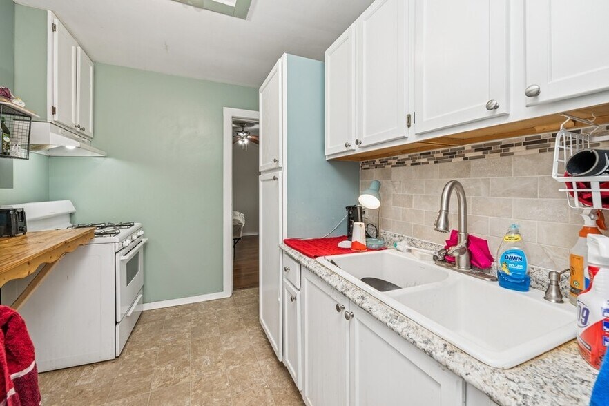 More Photos Of 1128 Wisconsin St, Lake Geneva Multifamily For Sale