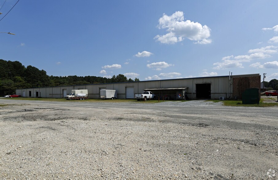 More Photos Of 1517 S Brightleaf Blvd, Smithfield Warehouse For Sale