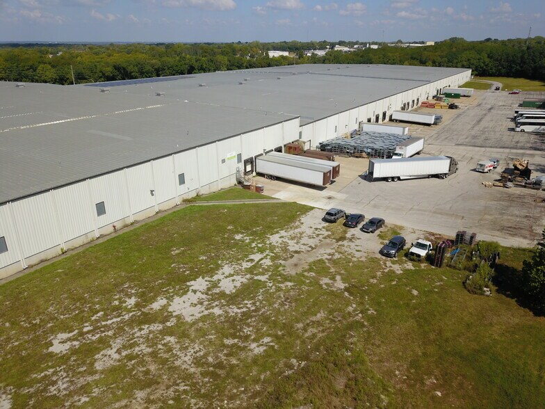 More Photos Of 13201 Arrington Rd, Grandview Manufacturing For Lease
