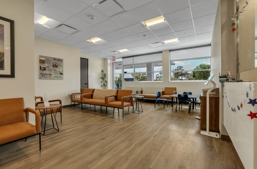 More Photos Of 8701 Menchaca Rd, Austin Medical For Sale