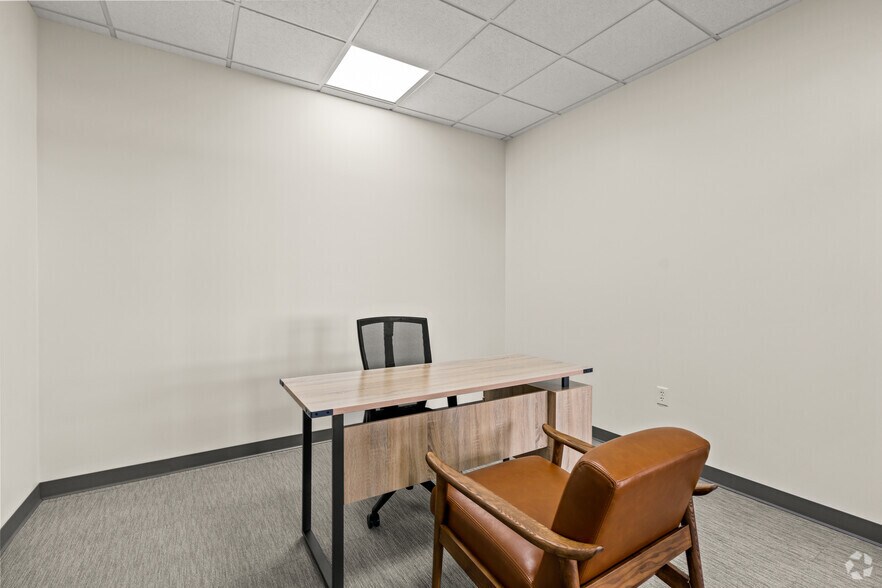 More Photos Of 5751 Kroger Dr, Fort Worth Office For Lease