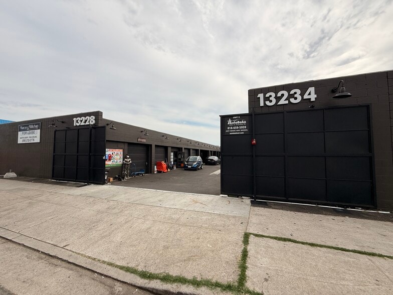 Primary Photo Of 13228-13234 Sherman Way, North Hollywood Warehouse For Lease