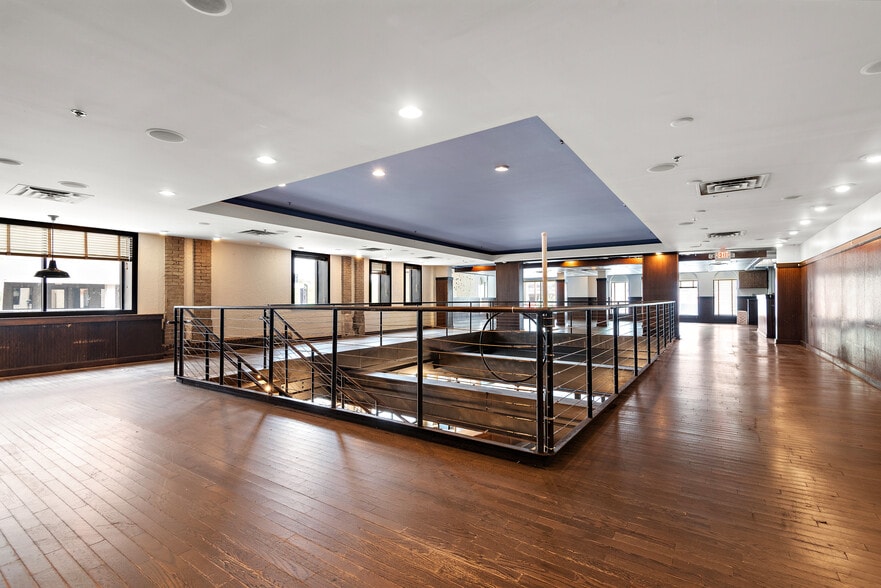 More Photos Of 1402 W Lake St, Minneapolis Restaurant For Sale