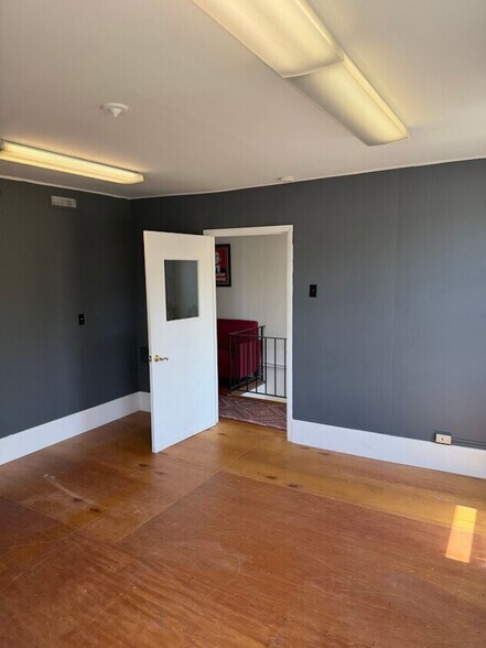 Primary Photo Of 84 Green St, Hudson Office For Lease