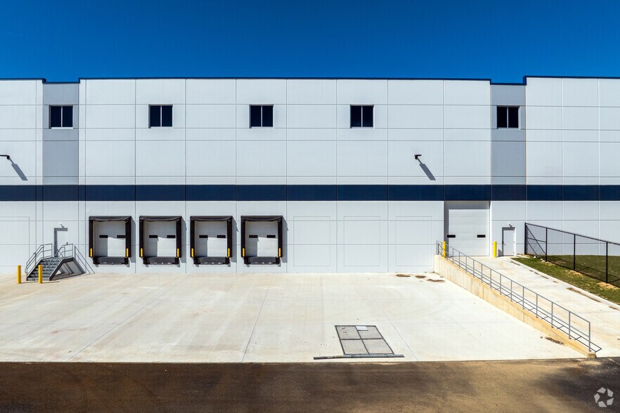 More Photos Of 332 S 17th St, Camden Industrial For Sale