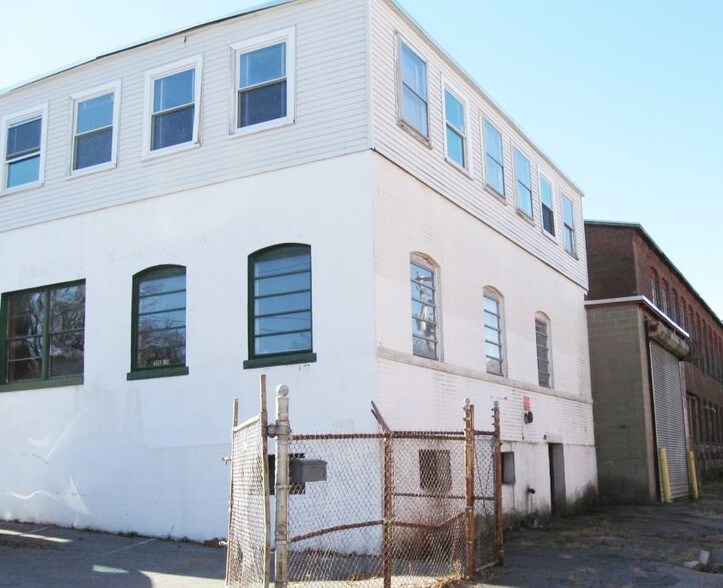 More Photos Of 32 Oak Hill Ln, Fitchburg Warehouse For Sale