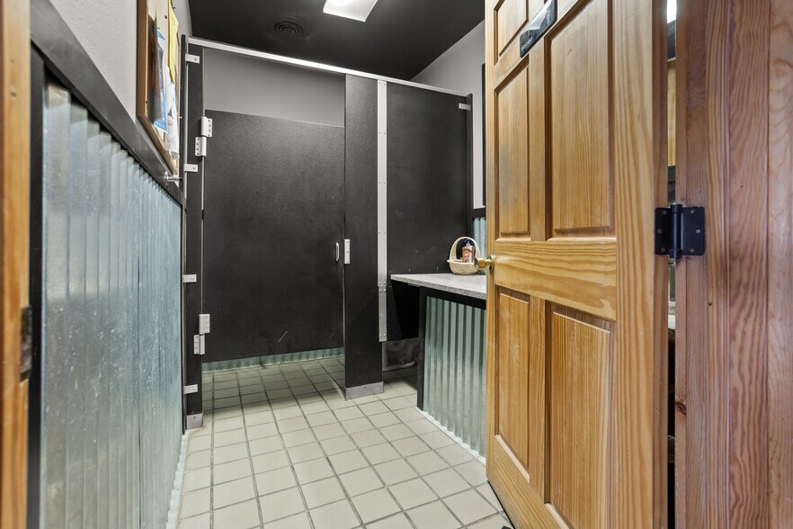More Photos Of 205 1st St SW, Glyndon Restaurant For Sale