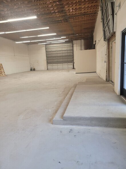 More Photos Of 710 SE Everett Mall Way, Everett General Retail For Lease