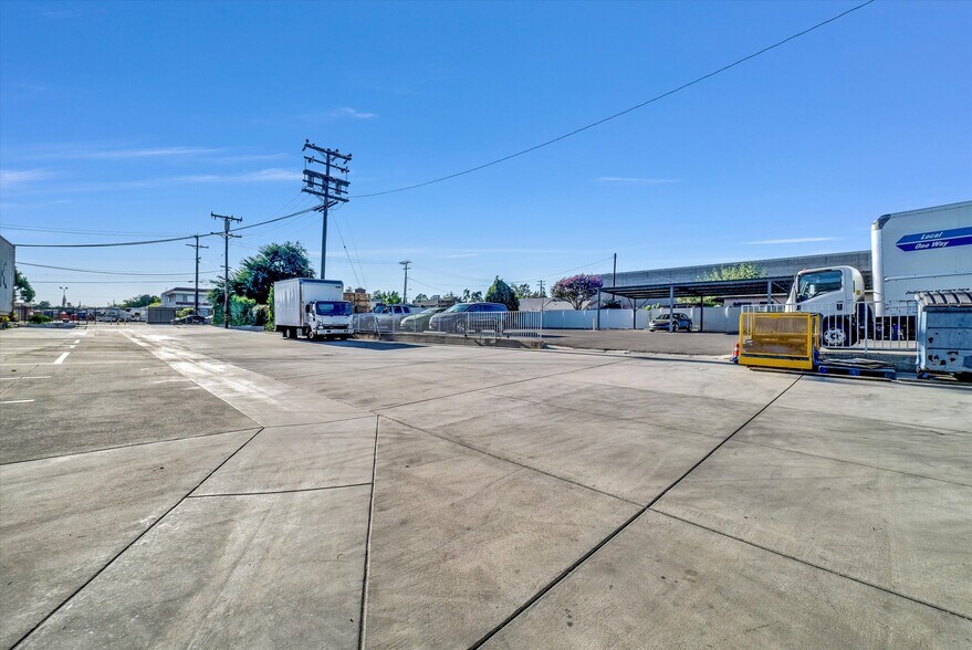 More Photos Of 2664 Stingle Ave, Rosemead Manufacturing For Lease