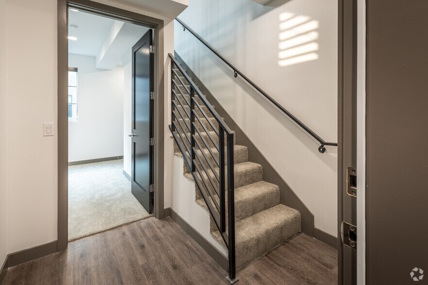 More Photos Of 552 N Hobart Blvd, Los Angeles Apartments For Sale