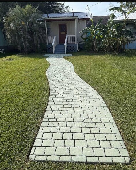 More Photos Of 424 Grand Ave, Bacliff Office For Sale