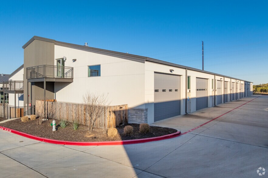 More Photos Of 1009 N RR 620, Lakeway Warehouse For Sale