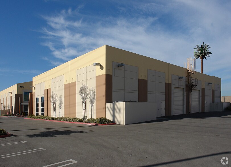 More Photos Of 1291 N Patt St, Anaheim Warehouse For Lease