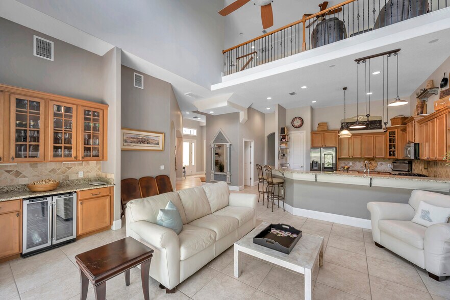 More Photos Of 429 2nd St S, Safety Harbor Specialty For Sale