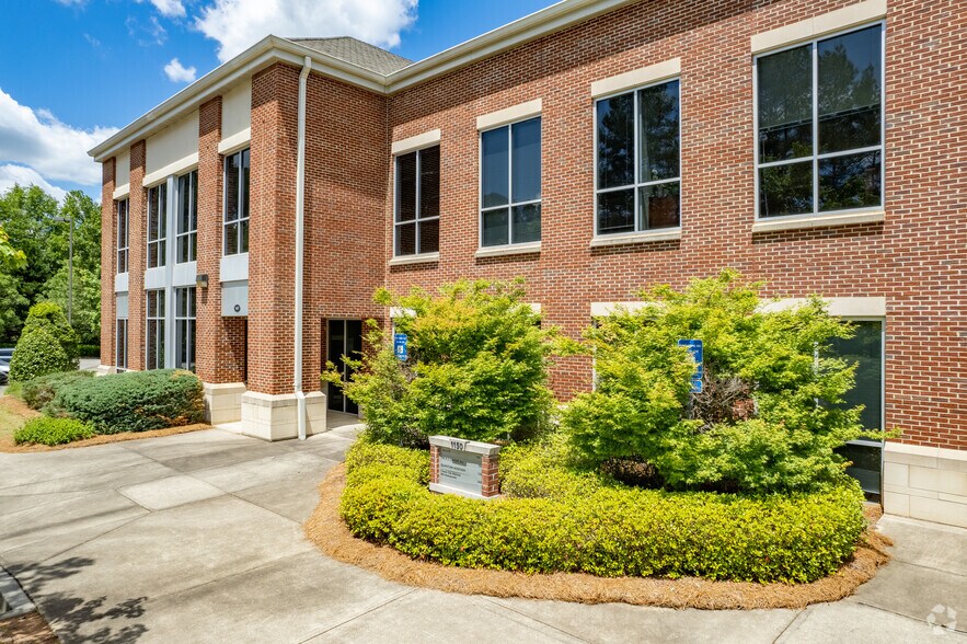 More Photos Of 1150 Julian Dr, Watkinsville Office For Lease