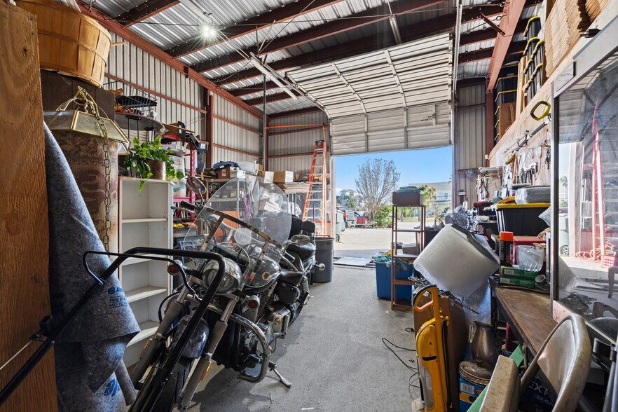 More Photos Of 8428 Teichman Rd, Galveston Showroom For Sale