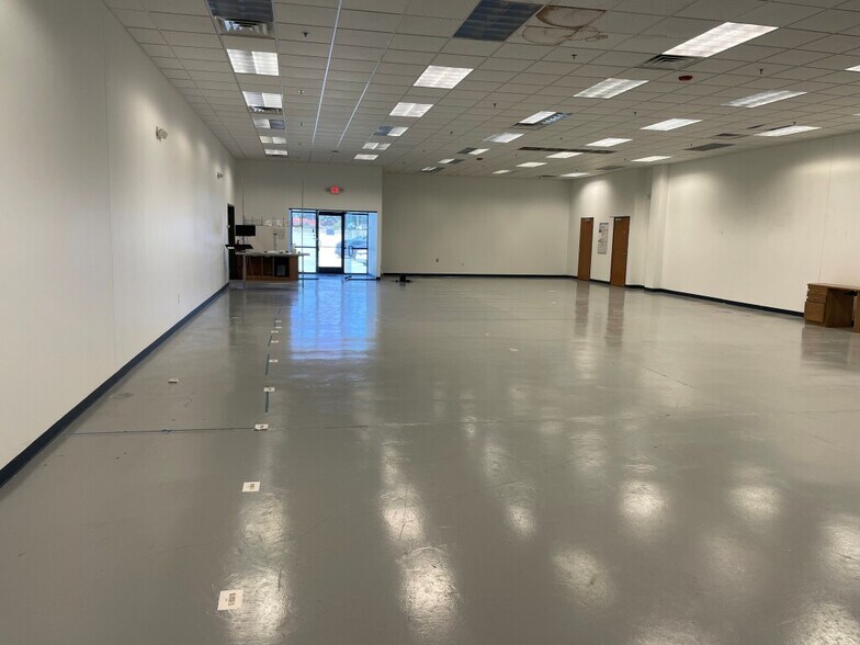 More Photos Of 7500 Baker Blvd, Richland Hills Flex For Lease