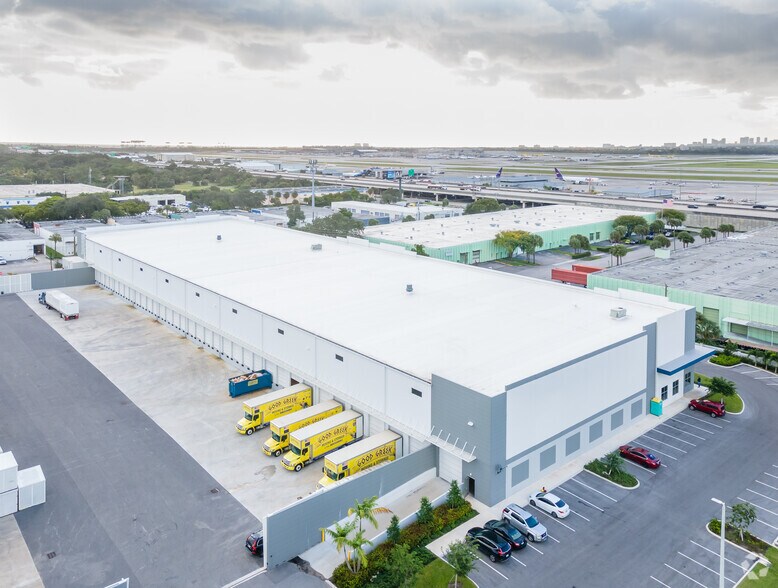 More Photos Of 3303 SW 12th Ave, Fort Lauderdale Distribution For Lease