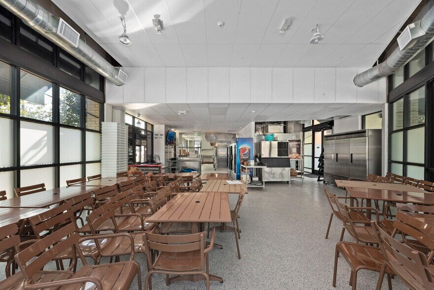 More Photos Of 1710 E Thousand Oaks Blvd, Thousand Oaks Apartments For Lease