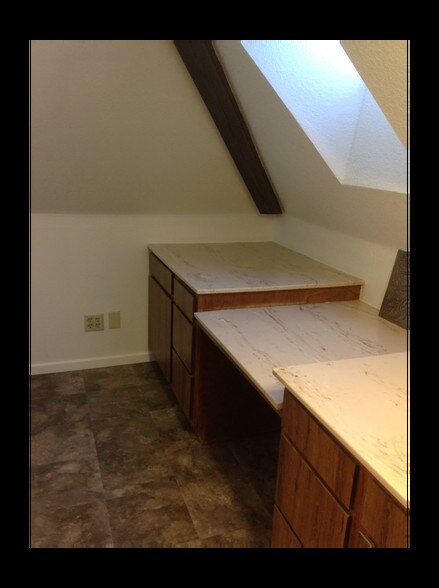 More Photos Of 7841 Foothill Blvd, Sunland Storefront Retail Residential For Lease