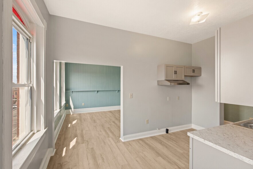 More Photos Of 105 E Main St, Somerset Storefront Retail Residential For Sale