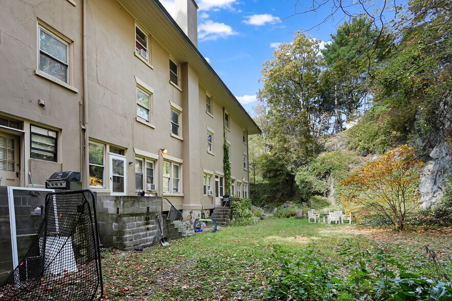 More Photos Of 1 Riverside Dr, Sleepy Hollow Village Apartments For Sale