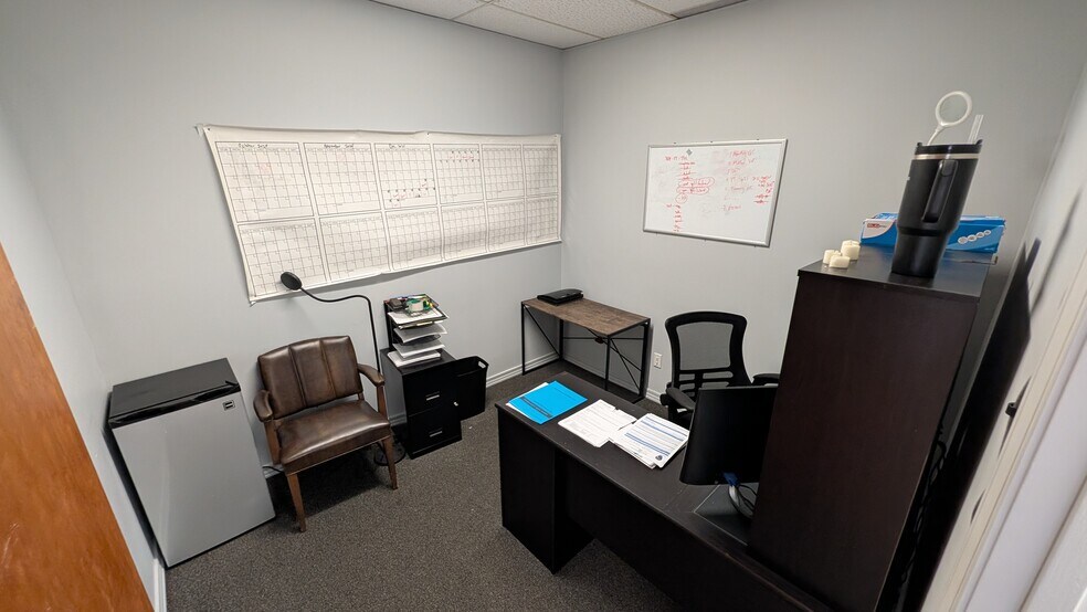 More Photos Of 236 W Edison Rd, Mishawaka Freestanding For Lease