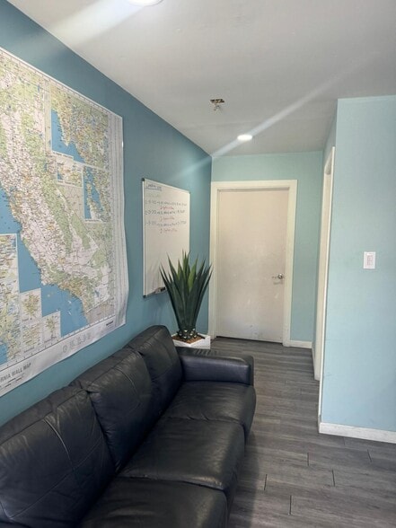 More Photos Of 10986 Vulcan St, South Gate Contractor Storage Yard For Sale